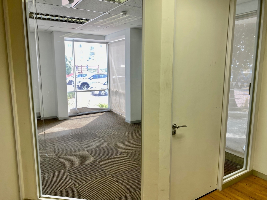 To Let commercial Property for Rent in Mouille Point Western Cape